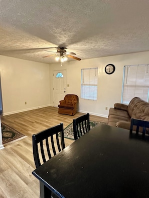 Unclassified image, 3 of 15, button - Cozy 2-bedroom house in excellent Autaugaville with AC (Autaugaville)