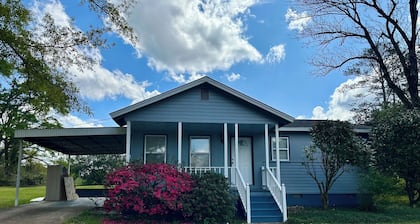 Cozy 2-bedroom house in excellent Autaugaville with AC