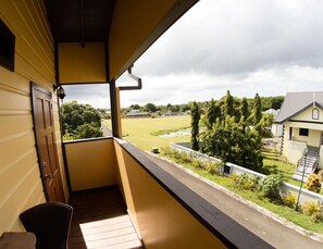 Property grounds - Peaceful Couples Cabin with stunning views (Canaan)