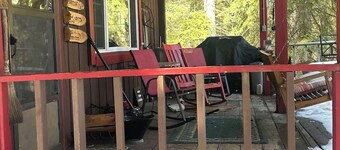 Creekside Cabin, Pet Friendly, Lake Access!