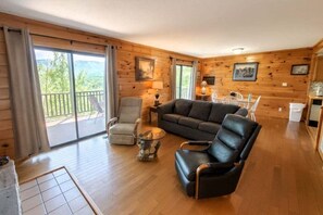 TV, fireplace - Mountain Ridge-VIEWS-Pigeon Forge | Hot Tub, Decks & Fireplace | Sleeps 4 (Pigeon Forge)