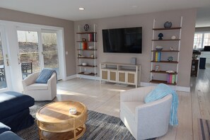 Unclassified image, 3 of 28, button