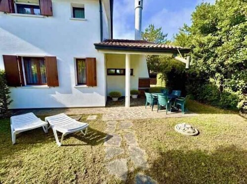 Holiday home with garden