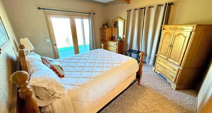 Riverfront Lodge in White Bird, ID â 1BR w/ Panoramic Views & Breakfast Unit 5