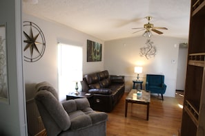 Living area - 2 Bedroom, 2 Bath, Mobile Home, Great Location in Athens, Steps To Bike Path (Athens)