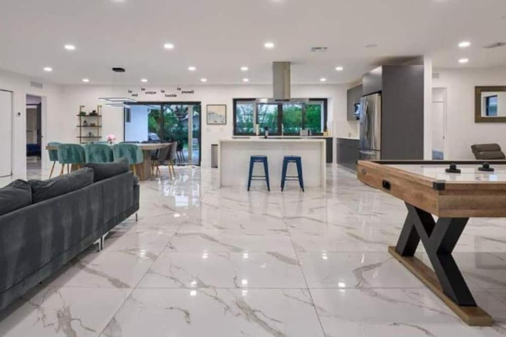 Peaceful Villa by Glam Homes