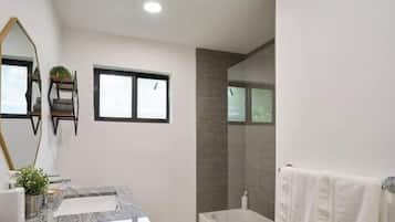 Comfort Villa | Bathroom