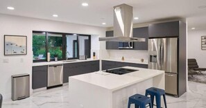 Comfort Villa | Private kitchen - Peaceful Villa by Glam Homes (Hollywood)