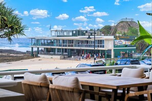 屋外ダイニングエリア