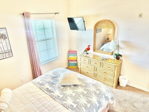 Comfort Condo, Balcony, Pool View - Bahama Bay 515 Rum run unit 515  (Davenport)