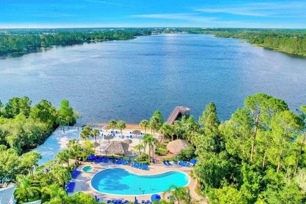 2 outdoor pools