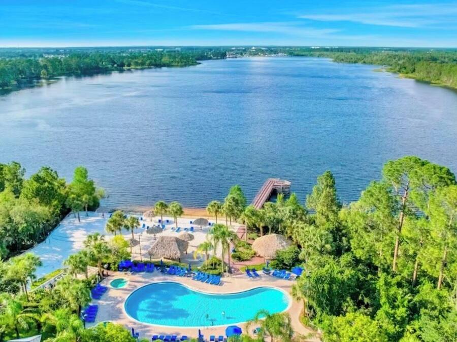 2 outdoor pools