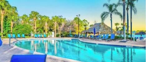 2 outdoor pools