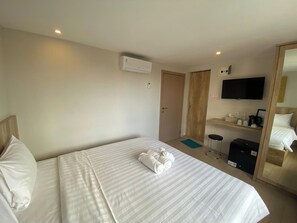 Deluxe Room | Desk, free WiFi, bed sheets - Allende Canggu (Canggu)
