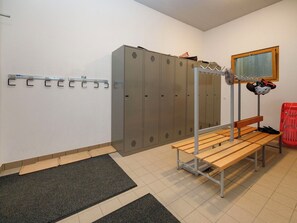 Interior - Cosy apartment for 6 guests with WIFI, TV and balcony (Ollon)