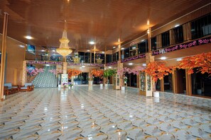 Reception - Mik Resort & Hotel (Purwosari)