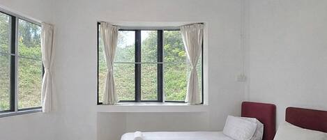Deluxe Room | Blackout curtains, free WiFi, bed sheets
