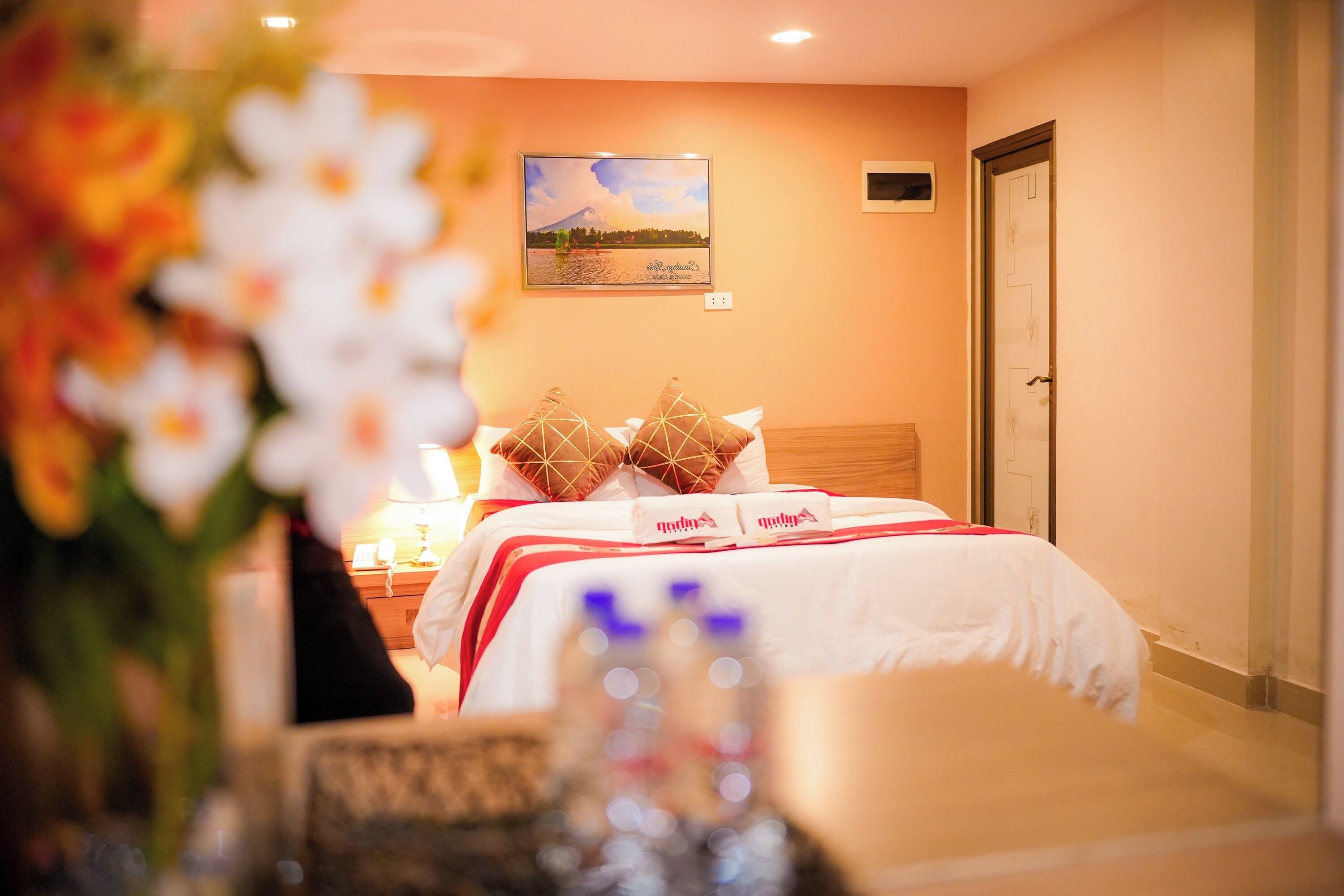 Desk, rollaway beds, free WiFi, bed sheets