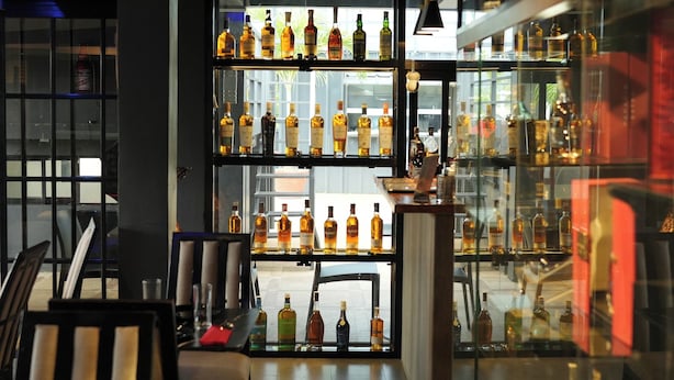 酒吧（店内）