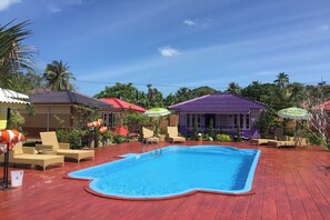 Outdoor pool - Phetmanee Resort (Ko Yao)