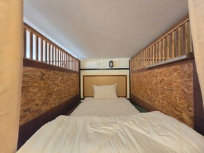 Mixed Dormitory 12 Beds - Nearthepark Backpack Hostel Night Bazaar (Chiang Mai)