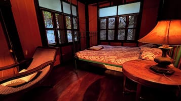Deluxe Double Room, Shared Bathroom | Desk, free WiFi, bed sheets