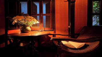 Deluxe Double Room, Shared Bathroom | Desk, free WiFi, bed sheets