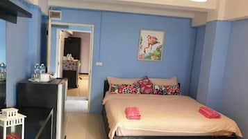Desk, blackout curtains, free WiFi, bed sheets
