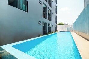 Outdoor pool - Chill Guest (Bangkok)