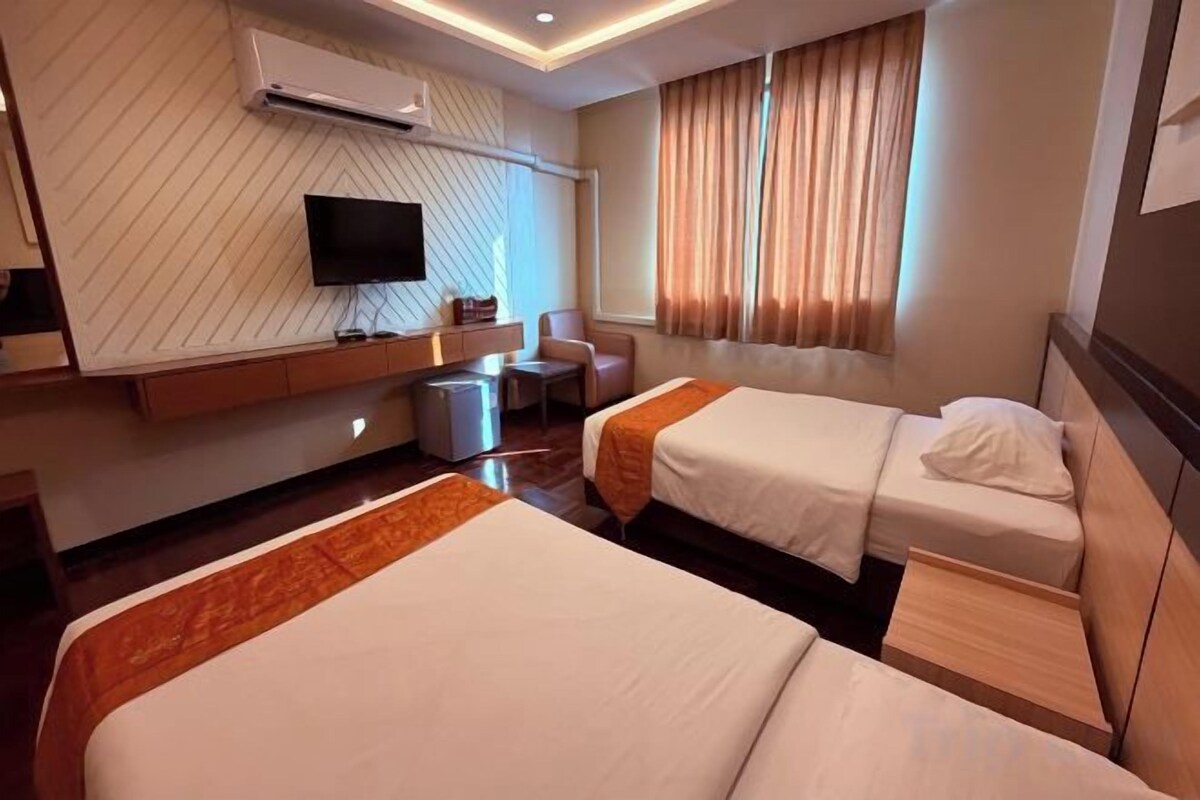 Desk, WiFi (free), bed sheets