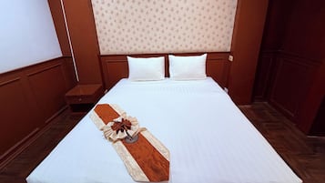 Deluxe Room | Desk, free WiFi, bed sheets