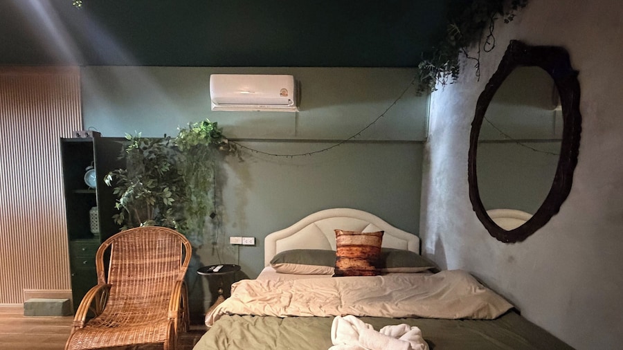 The Oasis On 8 Cozy Homestay & Café
