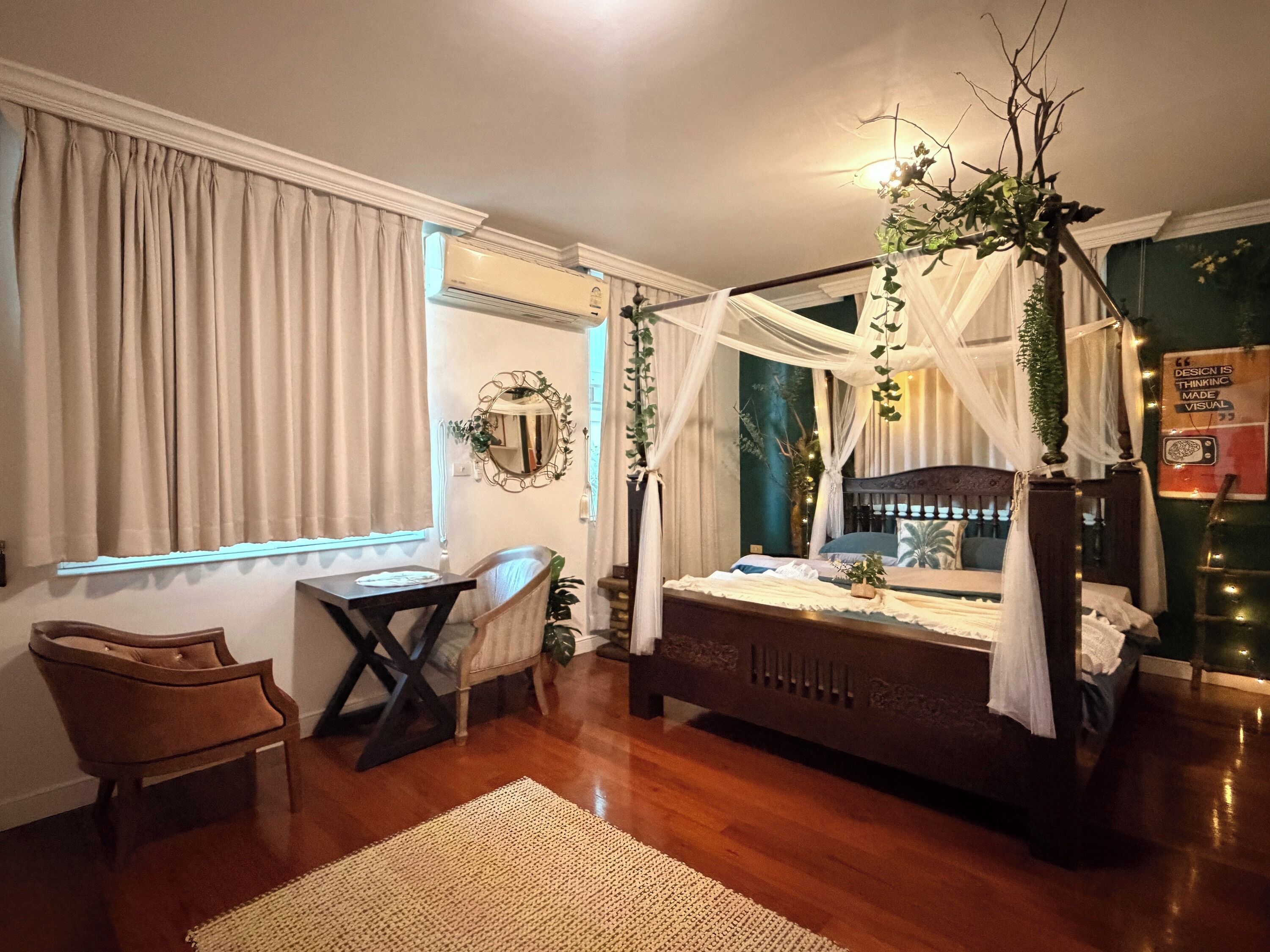 Double Room, 1 King Bed | Iron/ironing board, free WiFi, bed sheets