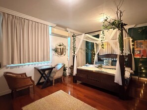 Double Room, 1 King Bed