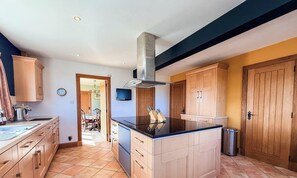 House - Little Balloch Angus Glens (Kirriemuir)