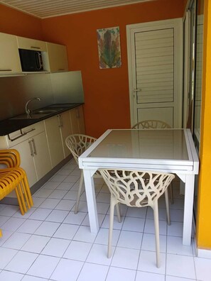 Dining - Vrbo Property (Saint-Louis)