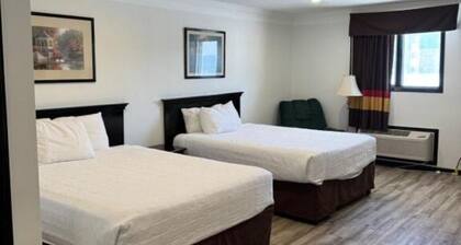 DOUBLE QUEEN Room Cozy in Thief River Falls