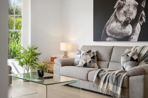 Living area - Coastal Calm on Bellevue—Steps from the Beach (Hove)