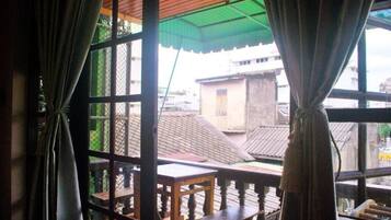 Basic Studio, Balcony, City View | Interior