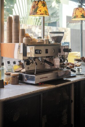 Café - The Lima Ocean Suites Pererenan (Canggu)
