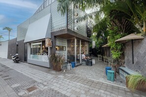 Café - The Lima Ocean Suites Pererenan (Canggu)