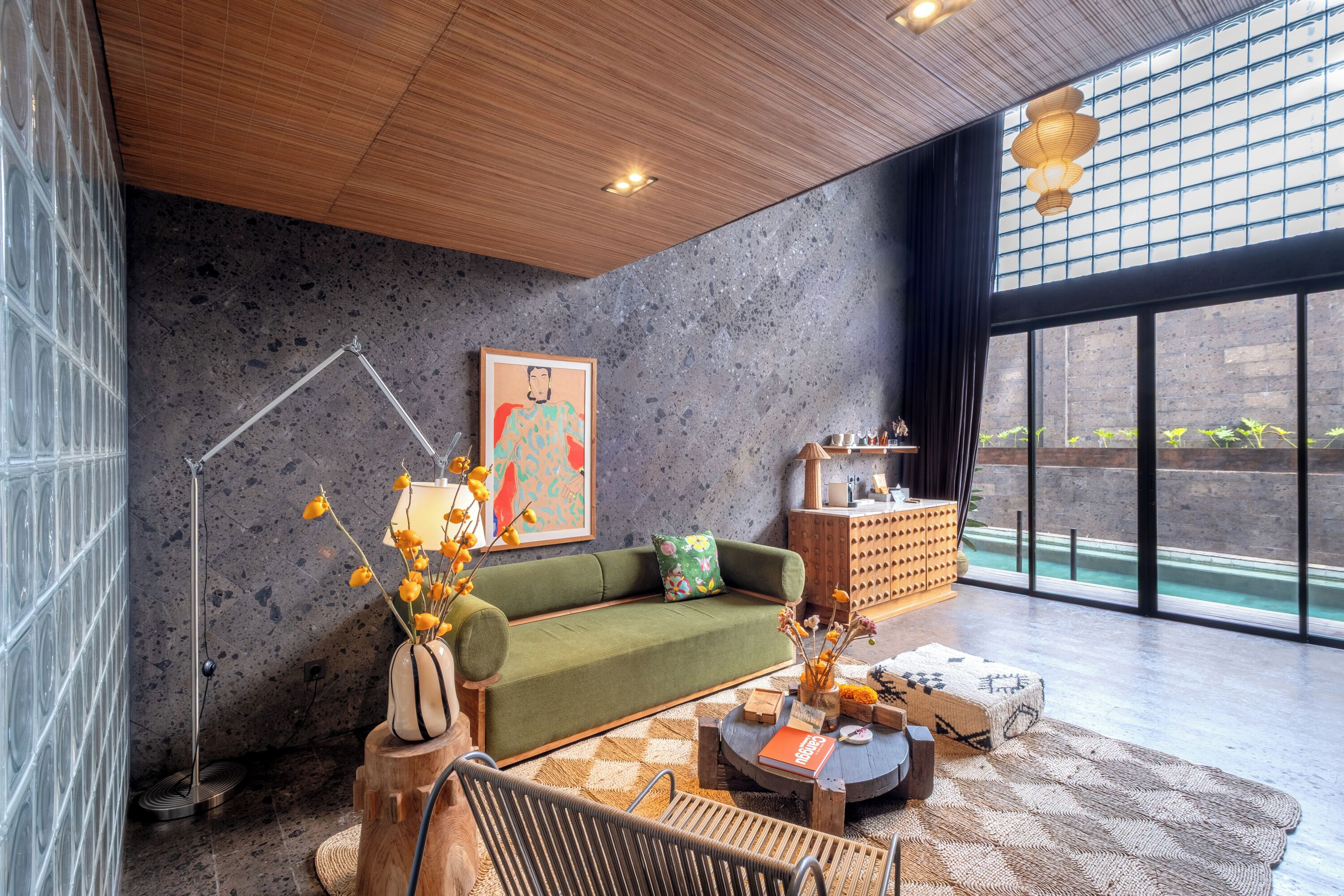 Suíte luxo, 1 quarto, vista para a piscina | Sala de estar
