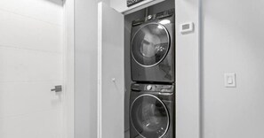 Comfort Villa | Laundry - Entertaining Villa by Glam Homes (North Miami Beach)