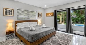 Iron/ironing board, free WiFi, bed sheets - Entertaining Villa by Glam Homes (North Miami Beach)