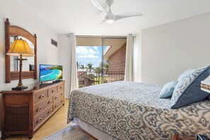 Condo de lujo, balcón, vista al océano | Cortinas blackout, tabla de planchar con plancha y wifi gratis 