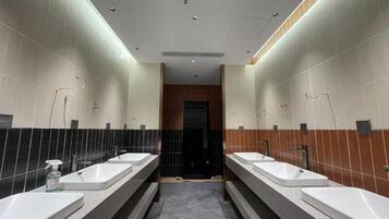 Classic Studio, Balcony, City View | Bathroom