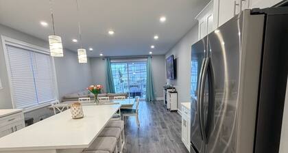 Steps to the Beach, 4BR/4BA + Flex Rm, Ocean & Casino Pier Views, Lg top balcony