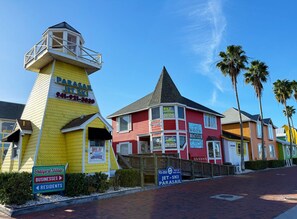 Exterior - Siesta Key 2BR – Pet Friendly – Walk to Beach (Sarasota)