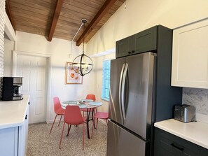Fridge, microwave, oven, stovetop - Siesta Key 2BR – Pet Friendly – Walk to Beach (Sarasota)