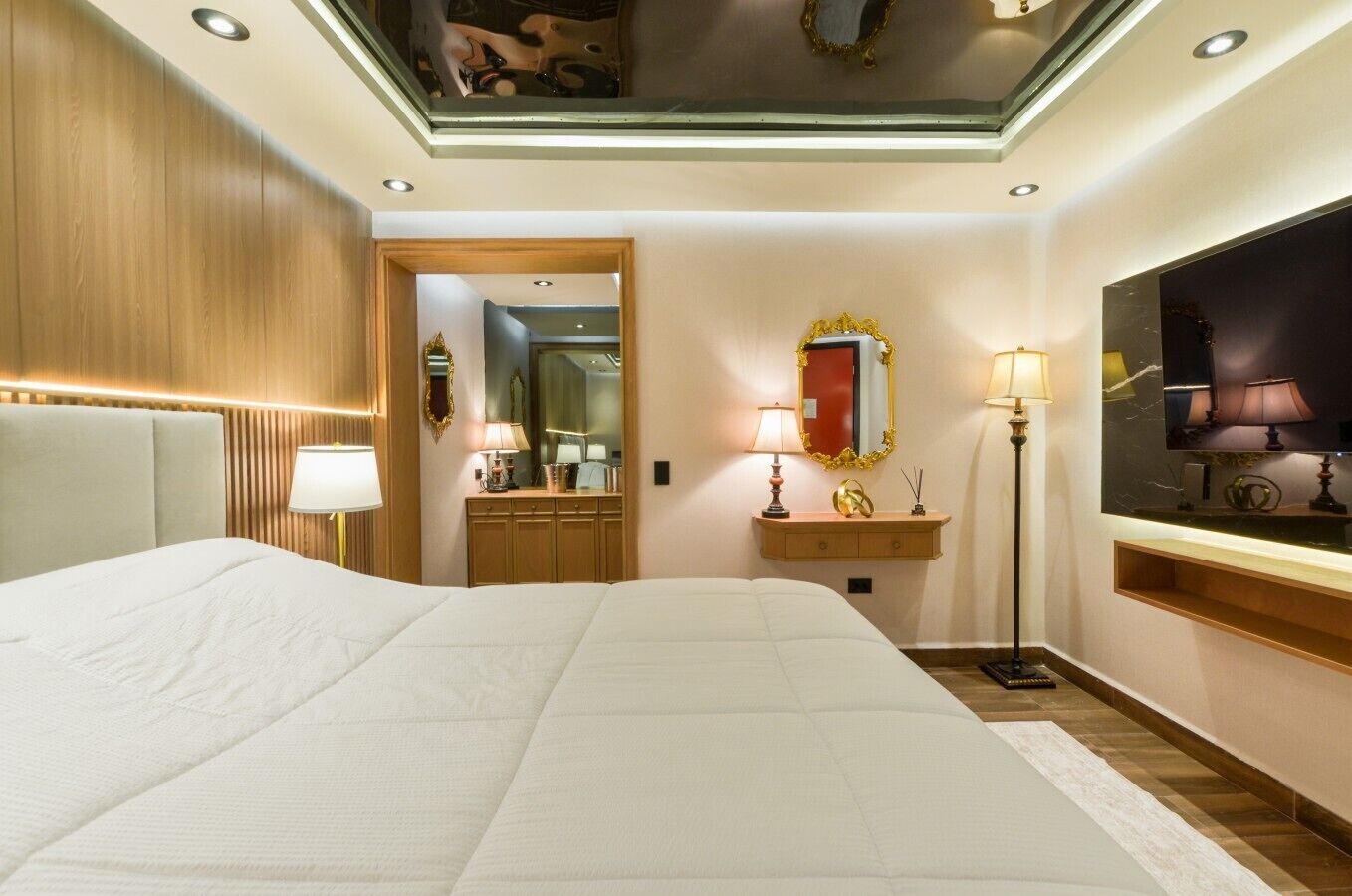 WiFi, bed sheets